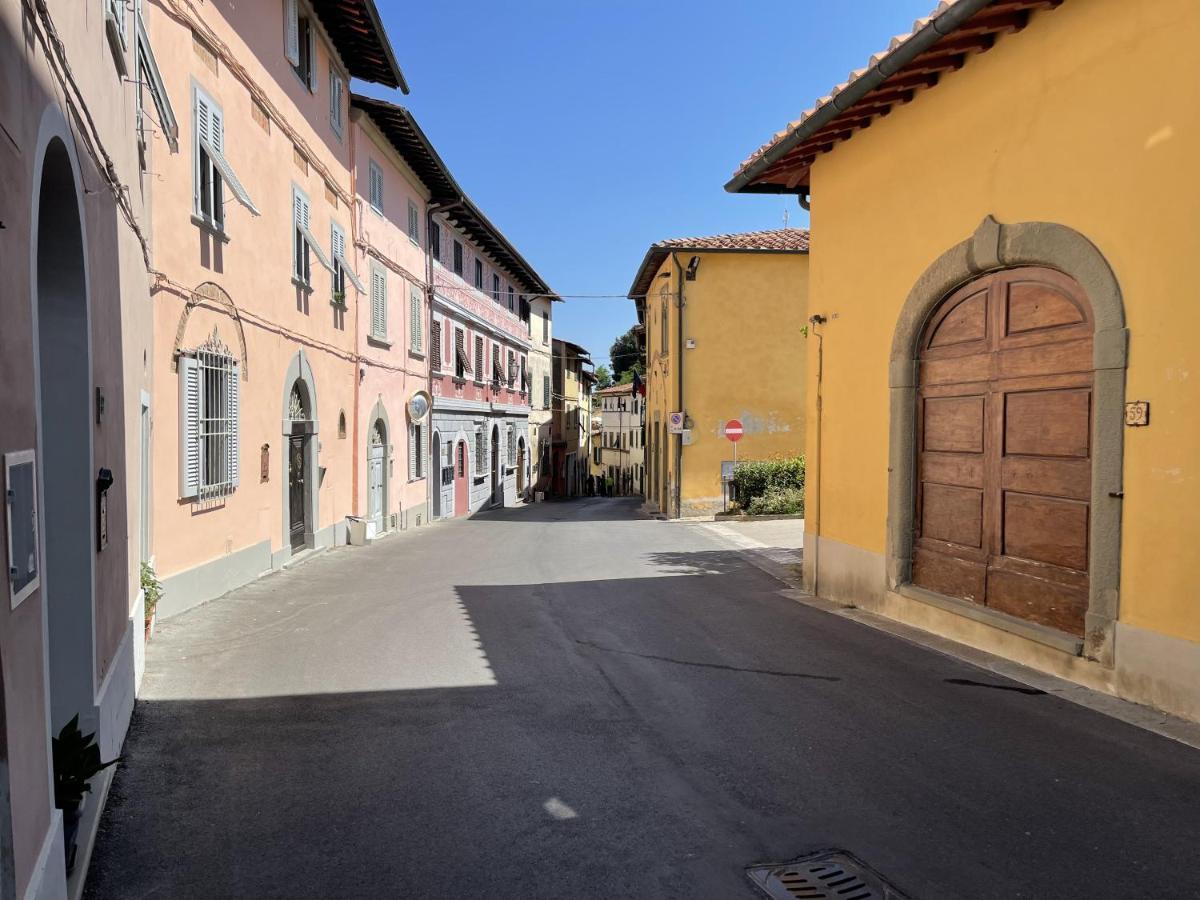 Toscana Holiday Village Монтополі-ін-Валь-д'Арно Екстер'єр фото