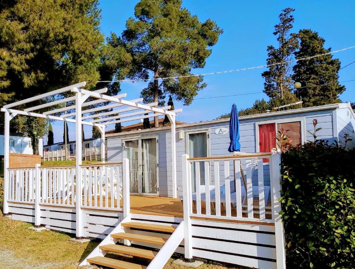 Toscana Holiday Village Монтополі-ін-Валь-д'Арно Екстер'єр фото